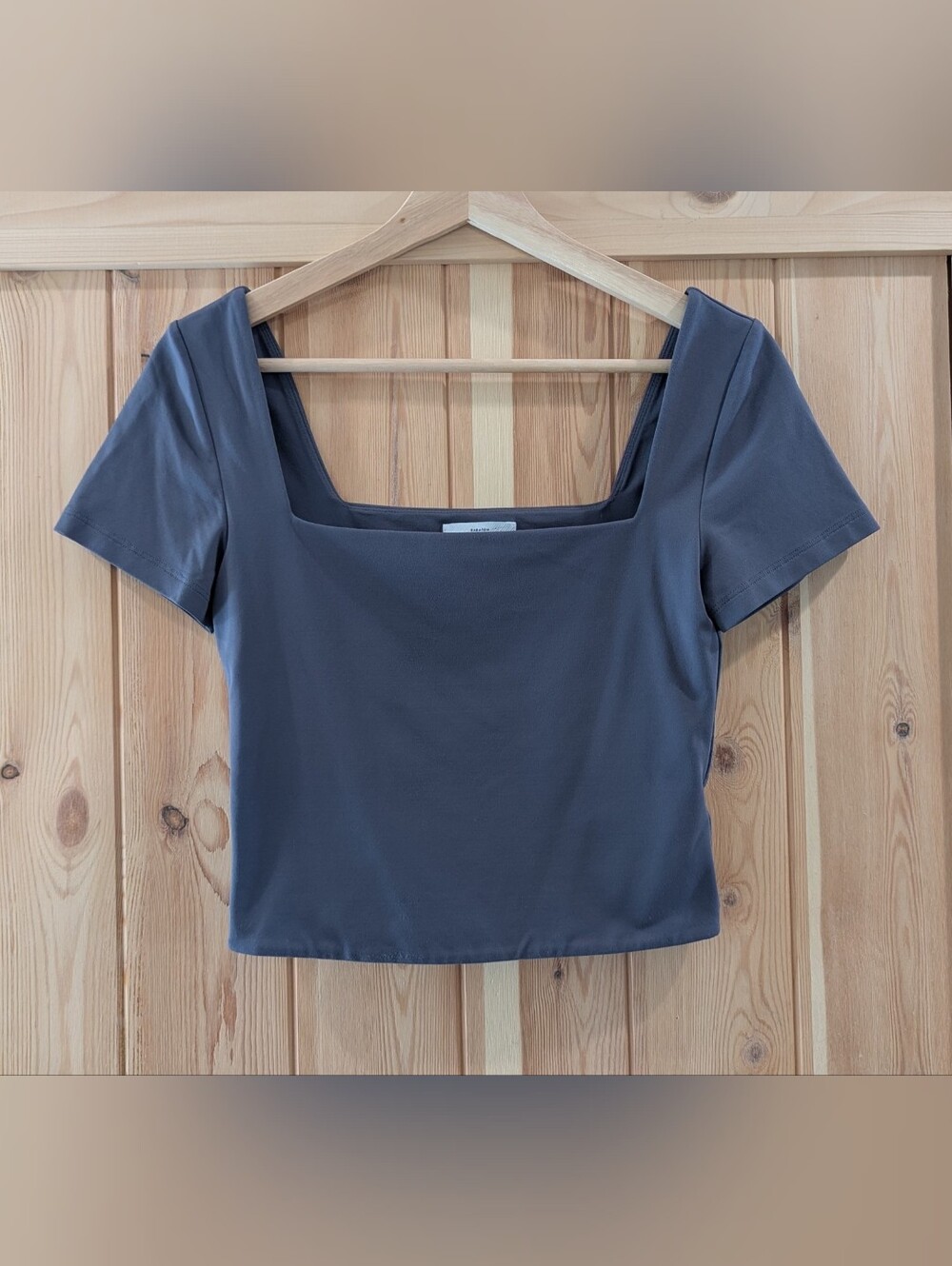 Babaton Square Neck Short Sleeve Crop Top - Picture 2 of 7